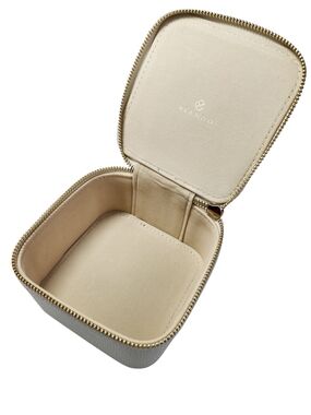 Vlando Small Travel Jewelry Case – Portable Mini Leather Organizer Box 5x5x3